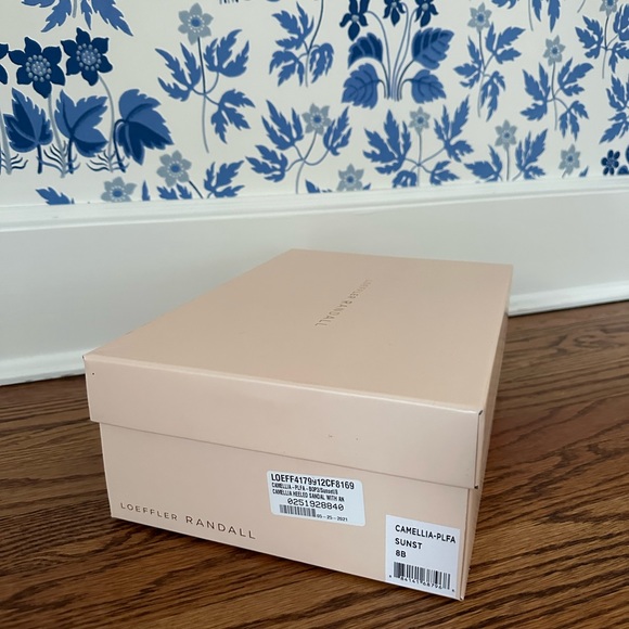 Loeffler Randall Camellia Pleated Knot Sunset Sandals size 8 - Picture 5 of 5